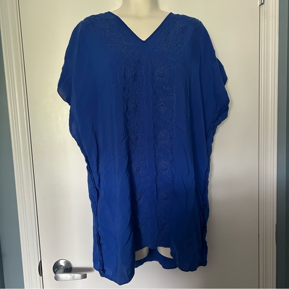 Nordstrom Kimono Style Blue Floral Embroidered V-neckline Mini Length Swim Cover